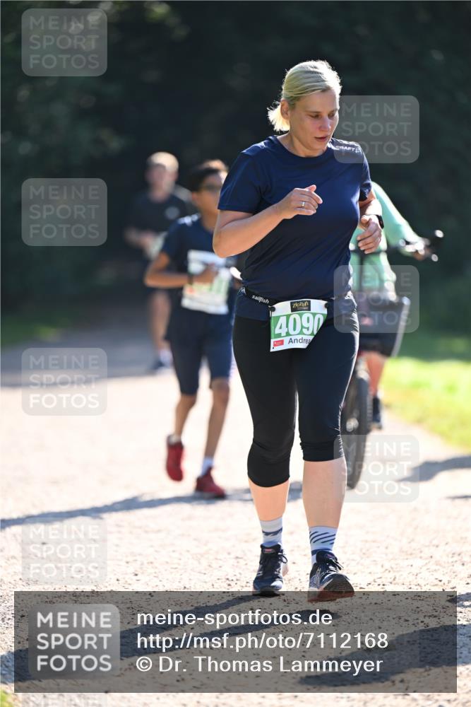 22.09.2024 - 32. Volkslauf durch das schöne Alstertal Dr. Thomas Lammeyer http://msf.ph/oto/7112168 22.09.2024 10:54:39 Laufen 4090 meine-sportfotos.de