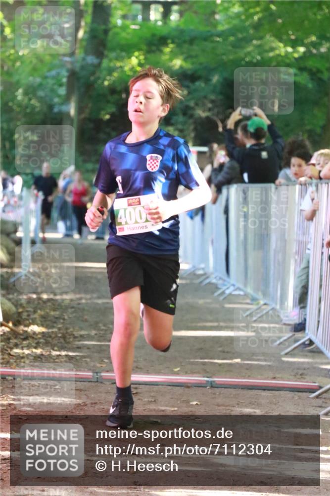 22.09.2024 - 32. Volkslauf durch das schöne Alstertal H.Heesch http://msf.ph/oto/7112304 22.09.2024 10:56:37 Ziel 4008, 4064, 4065, 4960 meine-sportfotos.de