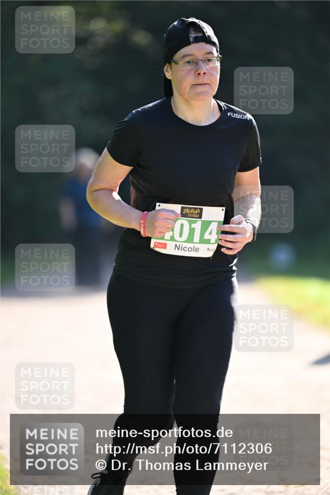 22.09.2024 - 32. Volkslauf durch das schöne Alstertal Dr. Thomas Lammeyer http://msf.ph/oto/7112306 22.09.2024 10:55:09 Laufen 014 meine-sportfotos.de