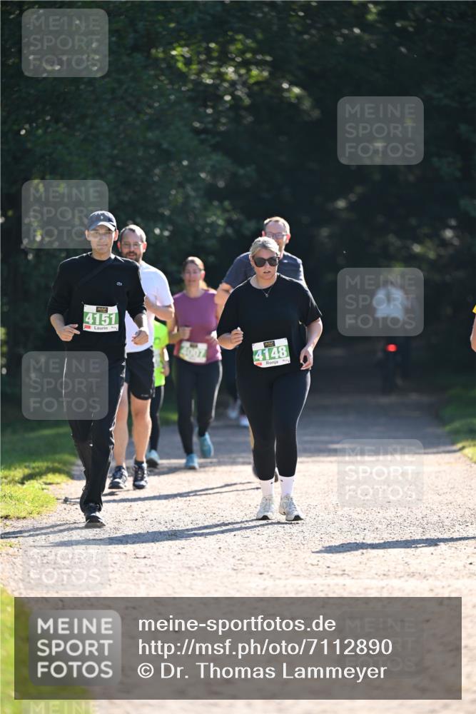 22.09.2024 - 32. Volkslauf durch das schöne Alstertal Dr. Thomas Lammeyer http://msf.ph/oto/7112890 22.09.2024 10:56:52 Laufen 4151, 4007, 4148 meine-sportfotos.de