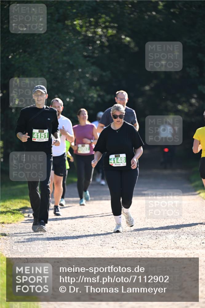 22.09.2024 - 32. Volkslauf durch das schöne Alstertal Dr. Thomas Lammeyer http://msf.ph/oto/7112902 22.09.2024 10:56:53 Laufen 4151, 4148 meine-sportfotos.de