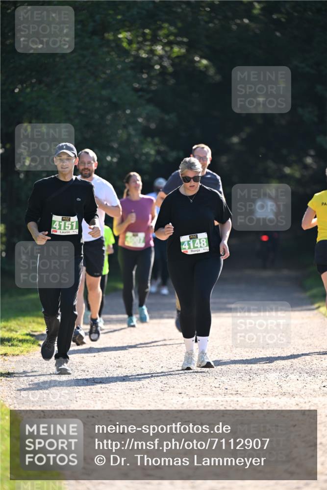 22.09.2024 - 32. Volkslauf durch das schöne Alstertal Dr. Thomas Lammeyer http://msf.ph/oto/7112907 22.09.2024 10:56:53 Laufen 4151, 4148 meine-sportfotos.de
