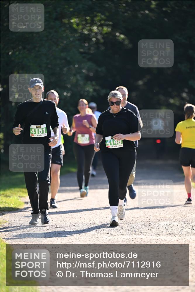 22.09.2024 - 32. Volkslauf durch das schöne Alstertal Dr. Thomas Lammeyer http://msf.ph/oto/7112916 22.09.2024 10:56:54 Laufen 4151, 4148 meine-sportfotos.de