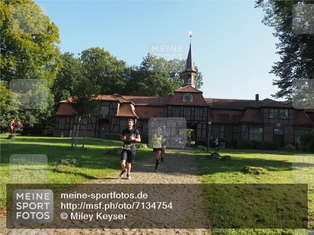 22.09.2024 - 32. Volkslauf durch das schöne Alstertal Miley Keyser http://msf.ph/oto/7134754 22.09.2024 10:56:13 Laufen 3116, 3404 meine-sportfotos.de