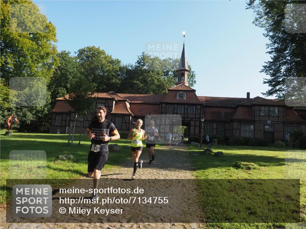 22.09.2024 - 32. Volkslauf durch das schöne Alstertal Miley Keyser http://msf.ph/oto/7134755 22.09.2024 10:56:13 Laufen 3116, 3404, 3272 meine-sportfotos.de