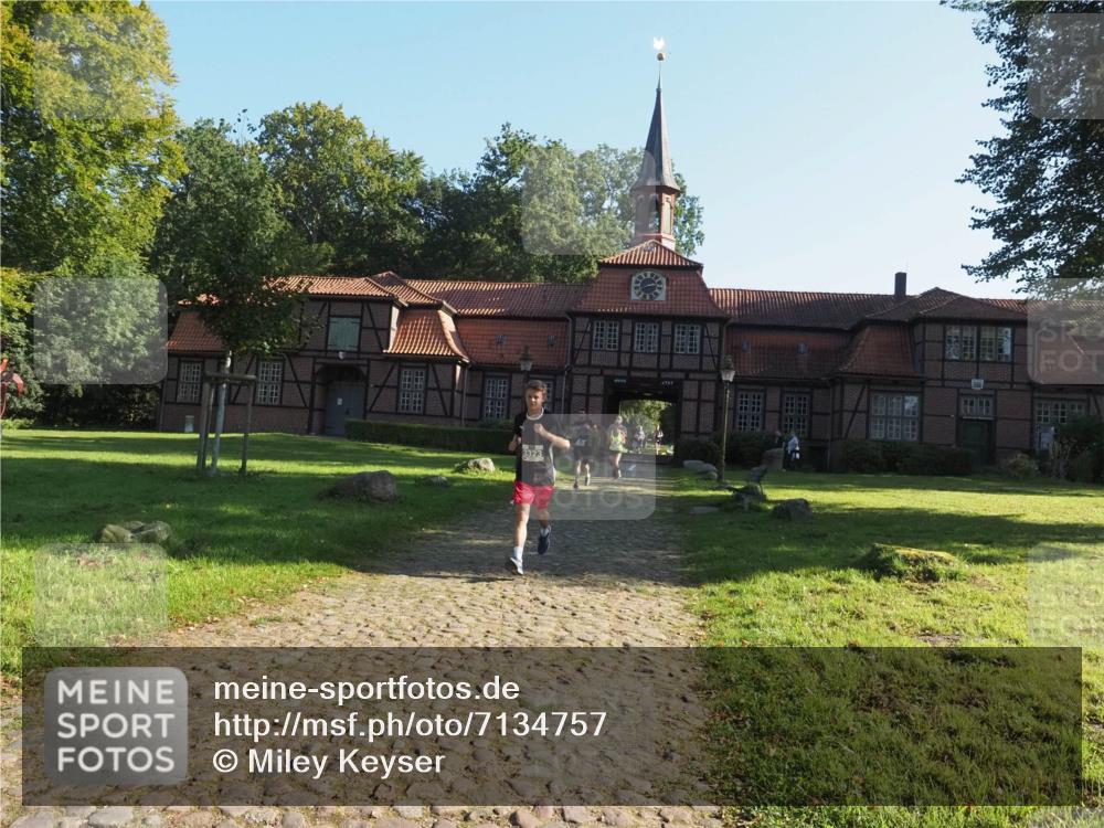 22.09.2024 - 32. Volkslauf durch das schöne Alstertal Miley Keyser http://msf.ph/oto/7134757 22.09.2024 10:56:09 Laufen 3323 meine-sportfotos.de