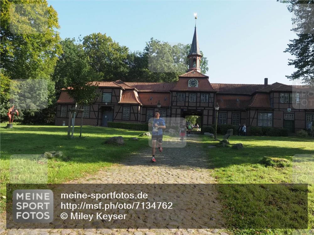 22.09.2024 - 32. Volkslauf durch das schöne Alstertal Miley Keyser http://msf.ph/oto/7134762 22.09.2024 10:56:07 Laufen  meine-sportfotos.de