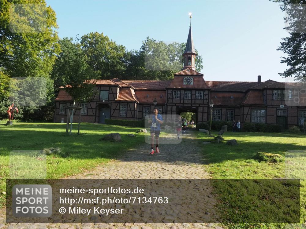 22.09.2024 - 32. Volkslauf durch das schöne Alstertal Miley Keyser http://msf.ph/oto/7134763 22.09.2024 10:56:07 Laufen 282 meine-sportfotos.de