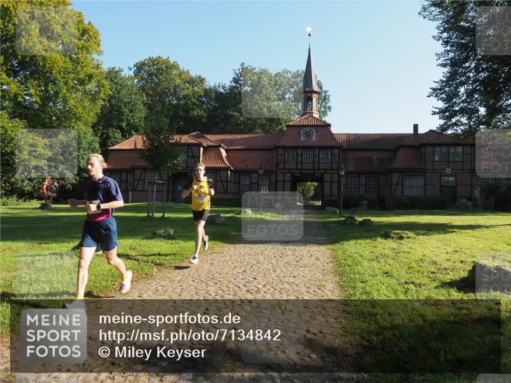 22.09.2024 - 32. Volkslauf durch das schöne Alstertal Miley Keyser http://msf.ph/oto/7134842 22.09.2024 10:53:26 Laufen 3337 meine-sportfotos.de