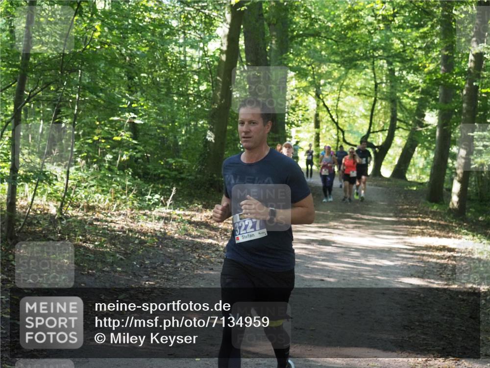 22.09.2024 - 32. Volkslauf durch das schöne Alstertal Miley Keyser http://msf.ph/oto/7134959 22.09.2024 10:51:25 Laufen 3227 meine-sportfotos.de