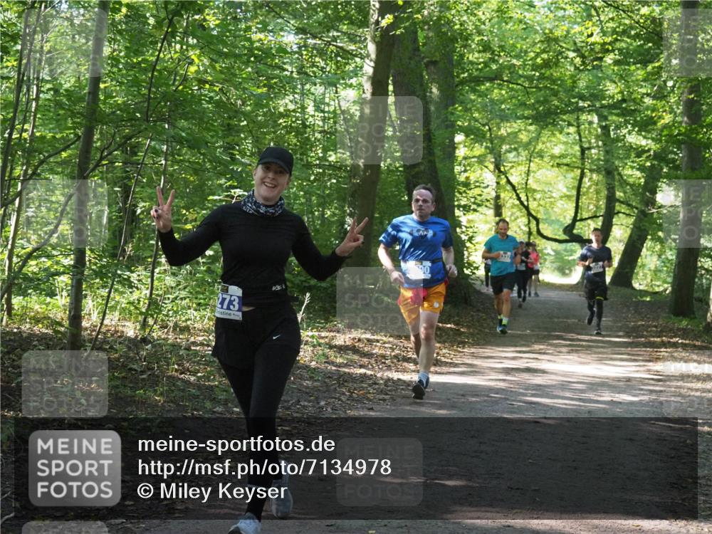 22.09.2024 - 32. Volkslauf durch das schöne Alstertal Miley Keyser http://msf.ph/oto/7134978 22.09.2024 10:51:19 Laufen 273 meine-sportfotos.de
