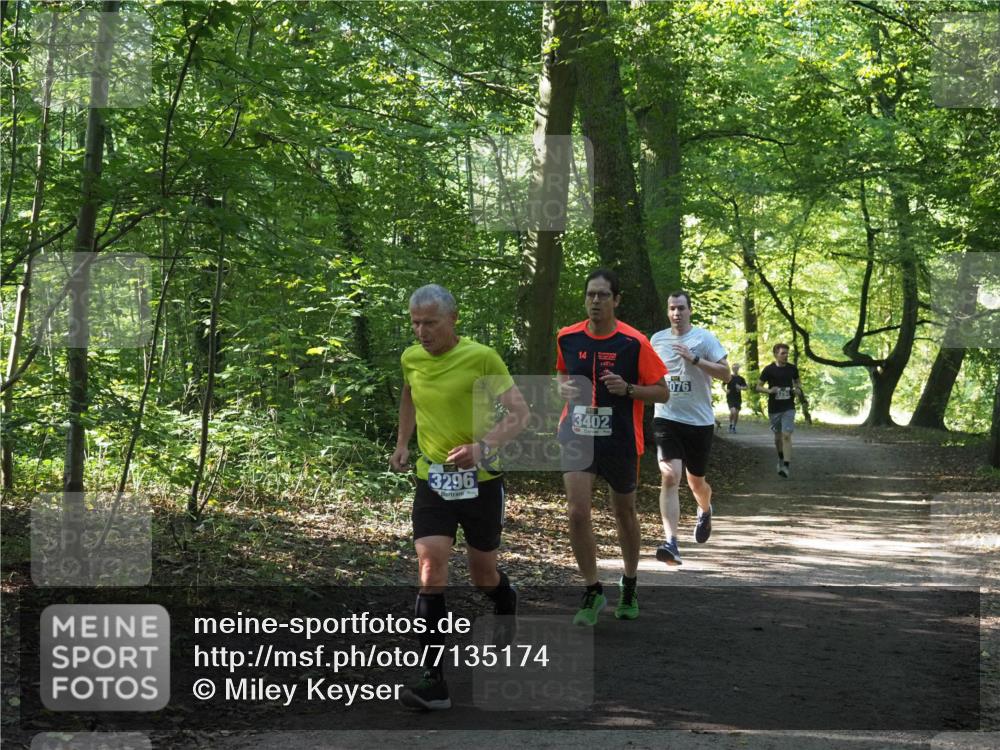 22.09.2024 - 32. Volkslauf durch das schöne Alstertal Miley Keyser http://msf.ph/oto/7135174 22.09.2024 10:49:31 Laufen 3296, 14, 3402, 076 meine-sportfotos.de
