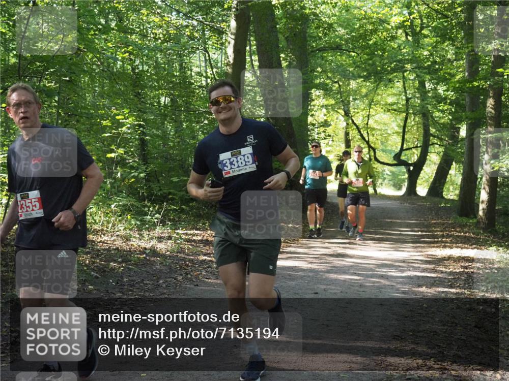 22.09.2024 - 32. Volkslauf durch das schöne Alstertal Miley Keyser http://msf.ph/oto/7135194 22.09.2024 10:49:11 Laufen 2355, 3389, 2482 meine-sportfotos.de
