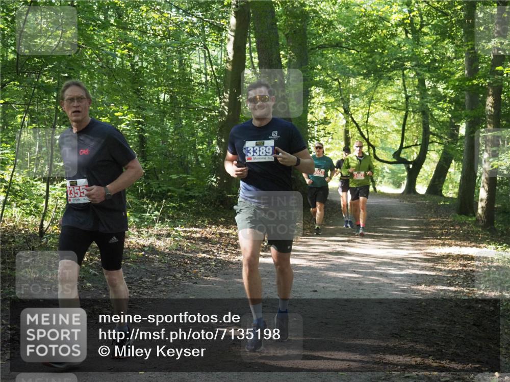 22.09.2024 - 32. Volkslauf durch das schöne Alstertal Miley Keyser http://msf.ph/oto/7135198 22.09.2024 10:49:10 Laufen 3389, 1355, 2443, 2482 meine-sportfotos.de