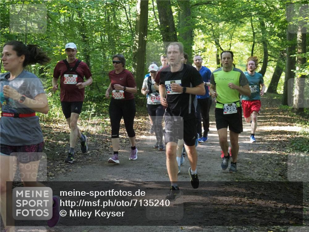 22.09.2024 - 32. Volkslauf durch das schöne Alstertal Miley Keyser http://msf.ph/oto/7135240 22.09.2024 10:48:57 Laufen 2005, 2003, 2215, 33, 027, 3385 meine-sportfotos.de