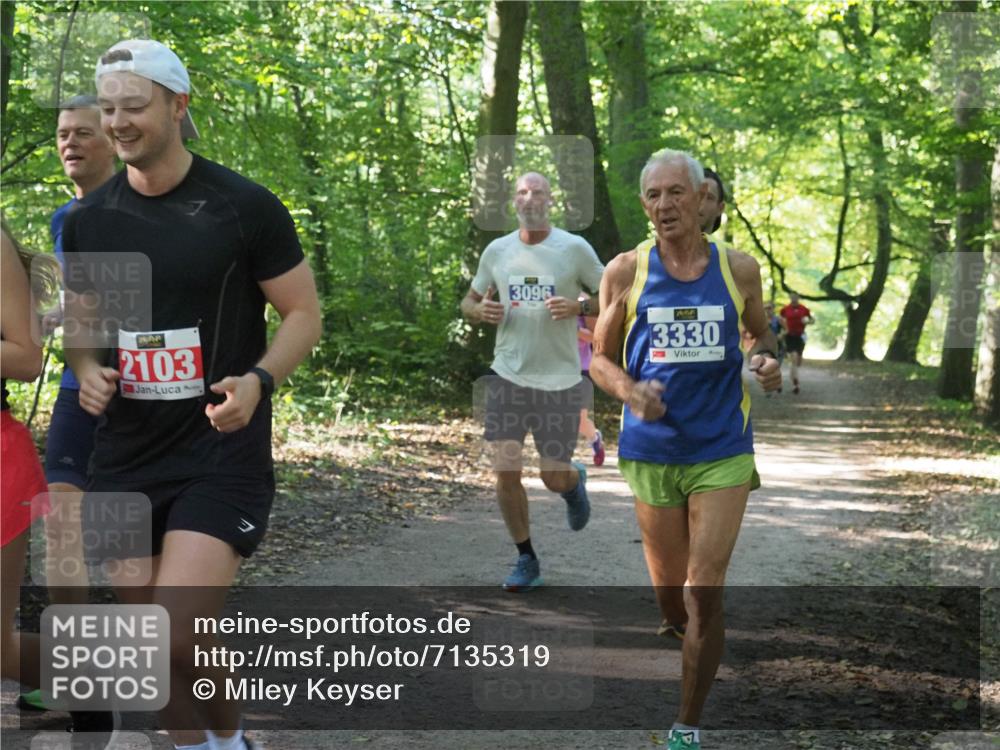 22.09.2024 - 32. Volkslauf durch das schöne Alstertal Miley Keyser http://msf.ph/oto/7135319 22.09.2024 10:48:23 Laufen 2014, 2103, 3096, 3330 meine-sportfotos.de