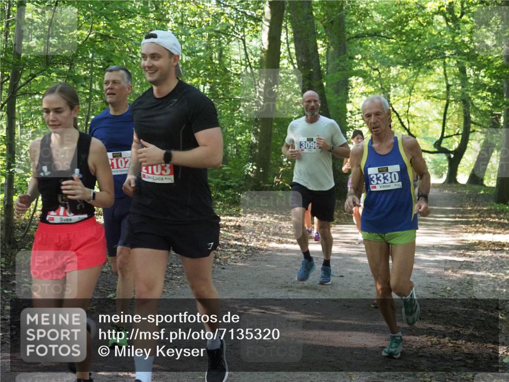 22.09.2024 - 32. Volkslauf durch das schöne Alstertal Miley Keyser http://msf.ph/oto/7135320 22.09.2024 10:48:23 Laufen 102, 03, 3096, 3330, 7 meine-sportfotos.de