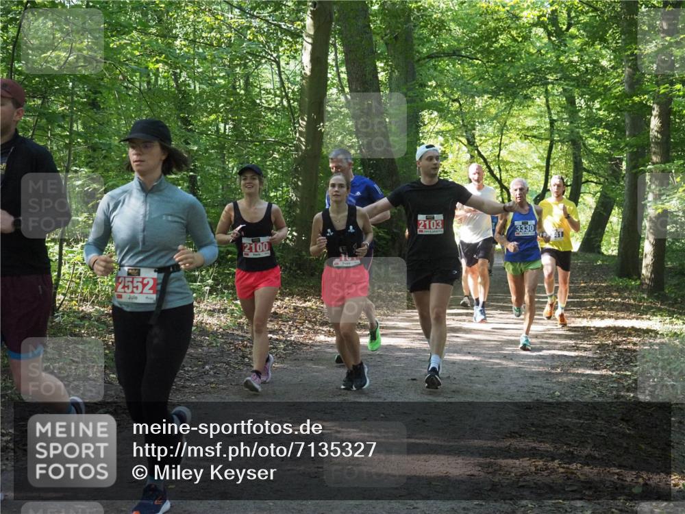 22.09.2024 - 32. Volkslauf durch das schöne Alstertal Miley Keyser http://msf.ph/oto/7135327 22.09.2024 10:48:21 Laufen 2552, 2100, 2103, 3330, 41 meine-sportfotos.de