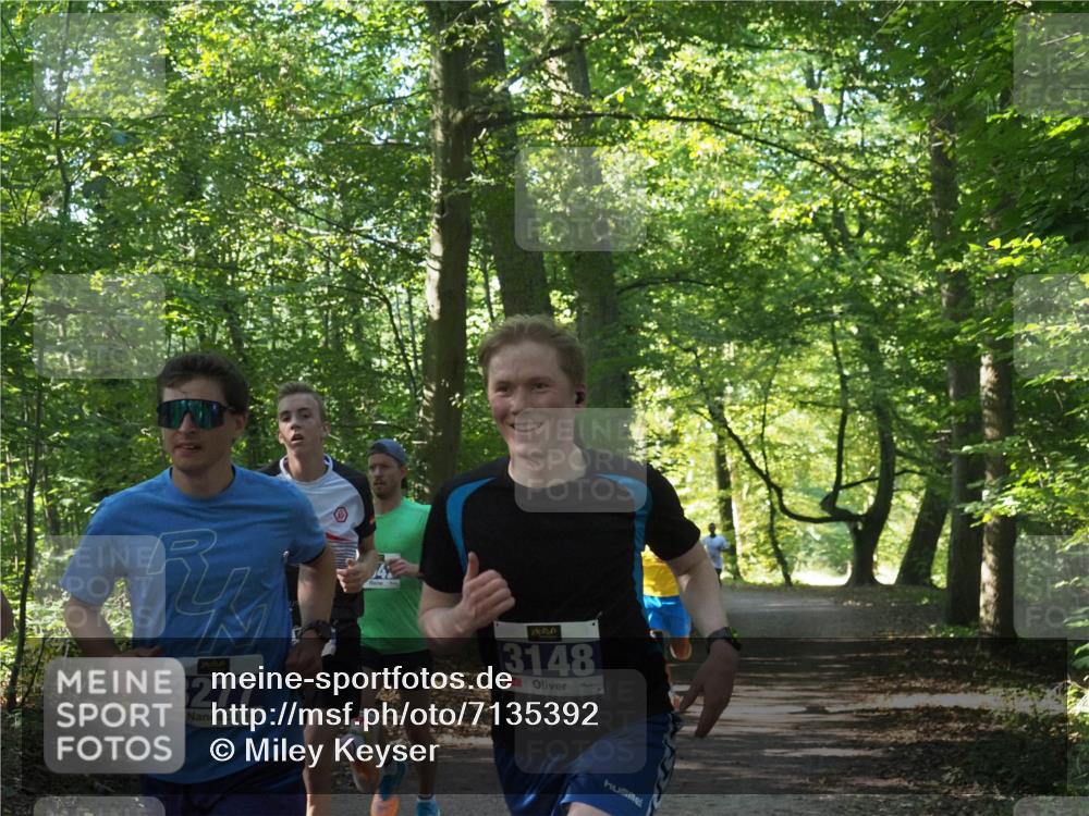 22.09.2024 - 32. Volkslauf durch das schöne Alstertal Miley Keyser http://msf.ph/oto/7135392 22.09.2024 10:47:45 Laufen 3277, 3148 meine-sportfotos.de