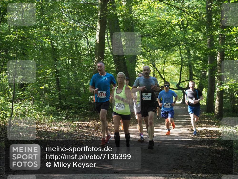 22.09.2024 - 32. Volkslauf durch das schöne Alstertal Miley Keyser http://msf.ph/oto/7135399 22.09.2024 10:47:43 Laufen 2512, 3404, 3272, 3277 meine-sportfotos.de