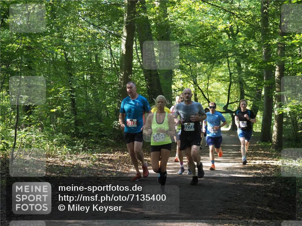 22.09.2024 - 32. Volkslauf durch das schöne Alstertal Miley Keyser http://msf.ph/oto/7135400 22.09.2024 10:47:43 Laufen 2512, 3404, 3272 meine-sportfotos.de
