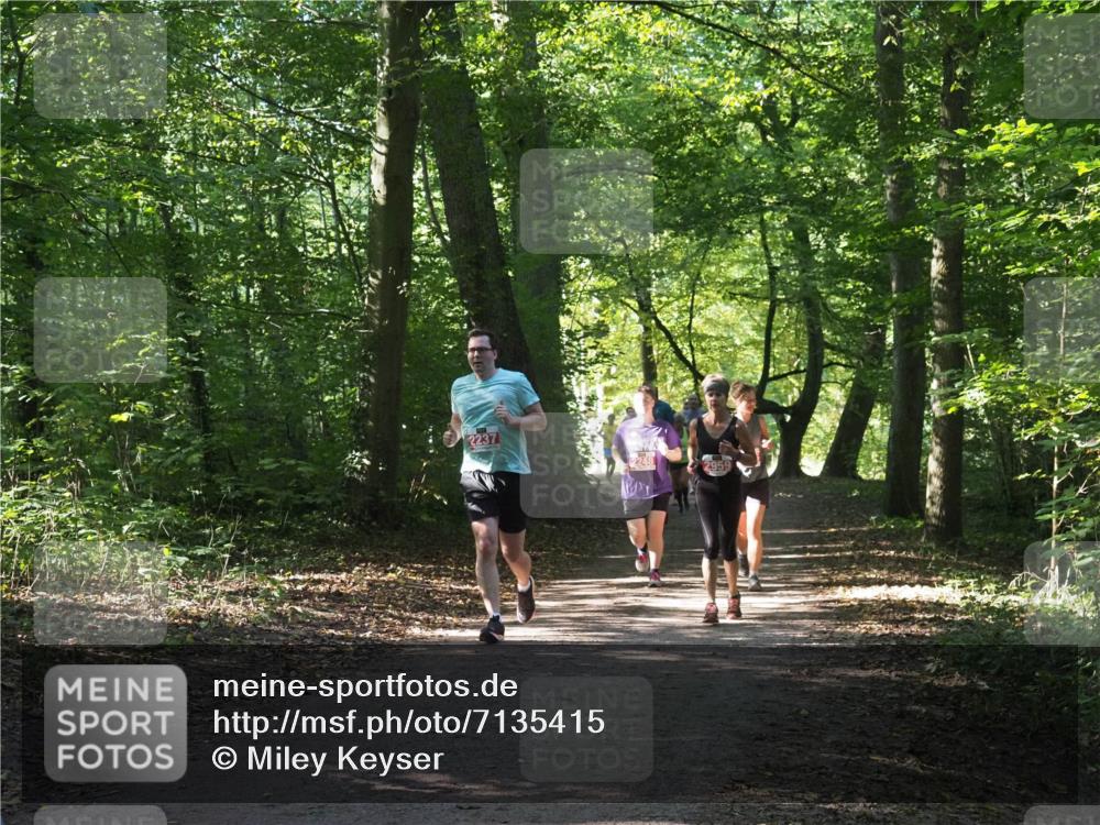 22.09.2024 - 32. Volkslauf durch das schöne Alstertal Miley Keyser http://msf.ph/oto/7135415 22.09.2024 10:47:37 Laufen 2237, 2248, 2959 meine-sportfotos.de