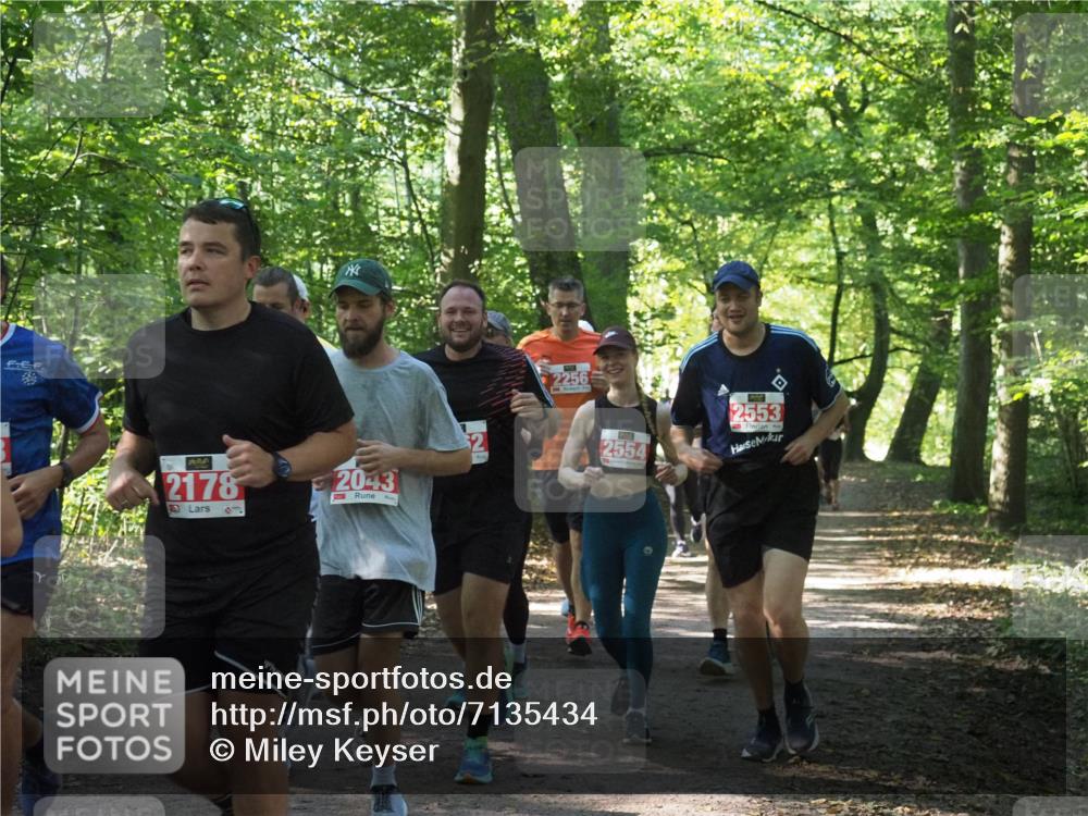 22.09.2024 - 32. Volkslauf durch das schöne Alstertal Miley Keyser http://msf.ph/oto/7135434 22.09.2024 10:47:32 Laufen 2178, 301, 2043, 2256, 2554, 2553 meine-sportfotos.de