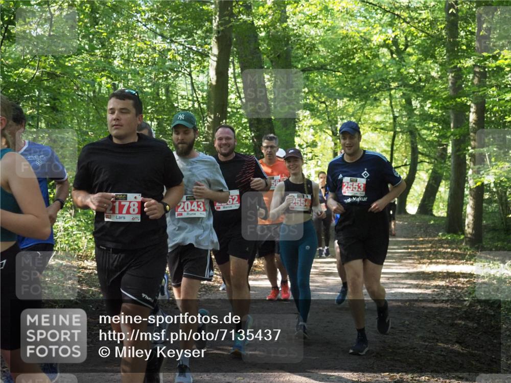 22.09.2024 - 32. Volkslauf durch das schöne Alstertal Miley Keyser http://msf.ph/oto/7135437 22.09.2024 10:47:31 Laufen 82, 2554, 2553, 2178, 2043, 1 meine-sportfotos.de