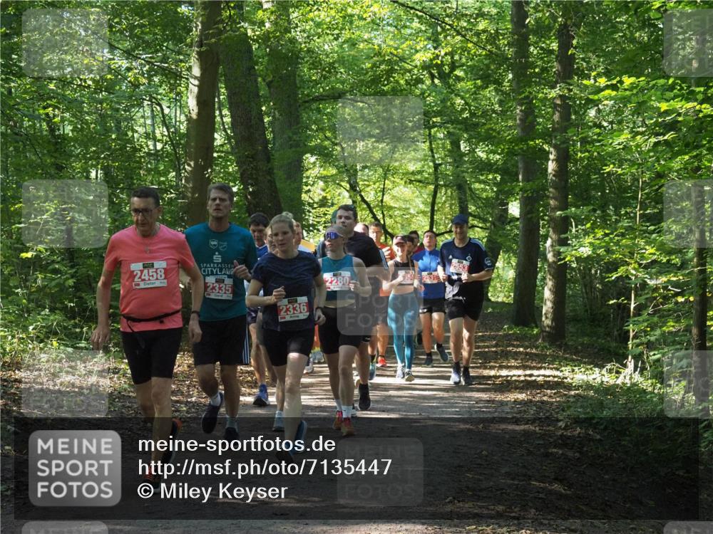 22.09.2024 - 32. Volkslauf durch das schöne Alstertal Miley Keyser http://msf.ph/oto/7135447 22.09.2024 10:47:29 Laufen 2458, 2335, 2336, 2280 meine-sportfotos.de