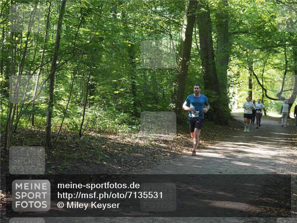 22.09.2024 - 32. Volkslauf durch das schöne Alstertal Miley Keyser http://msf.ph/oto/7135531 22.09.2024 10:46:53 Laufen 2152 meine-sportfotos.de