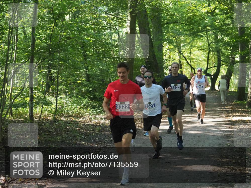 22.09.2024 - 32. Volkslauf durch das schöne Alstertal Miley Keyser http://msf.ph/oto/7135559 22.09.2024 10:46:46 Laufen 33223321, 3132, 3205 meine-sportfotos.de