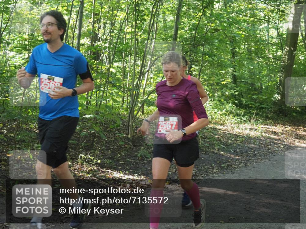 22.09.2024 - 32. Volkslauf durch das schöne Alstertal Miley Keyser http://msf.ph/oto/7135572 22.09.2024 10:46:38 Laufen 2569, 2567 meine-sportfotos.de