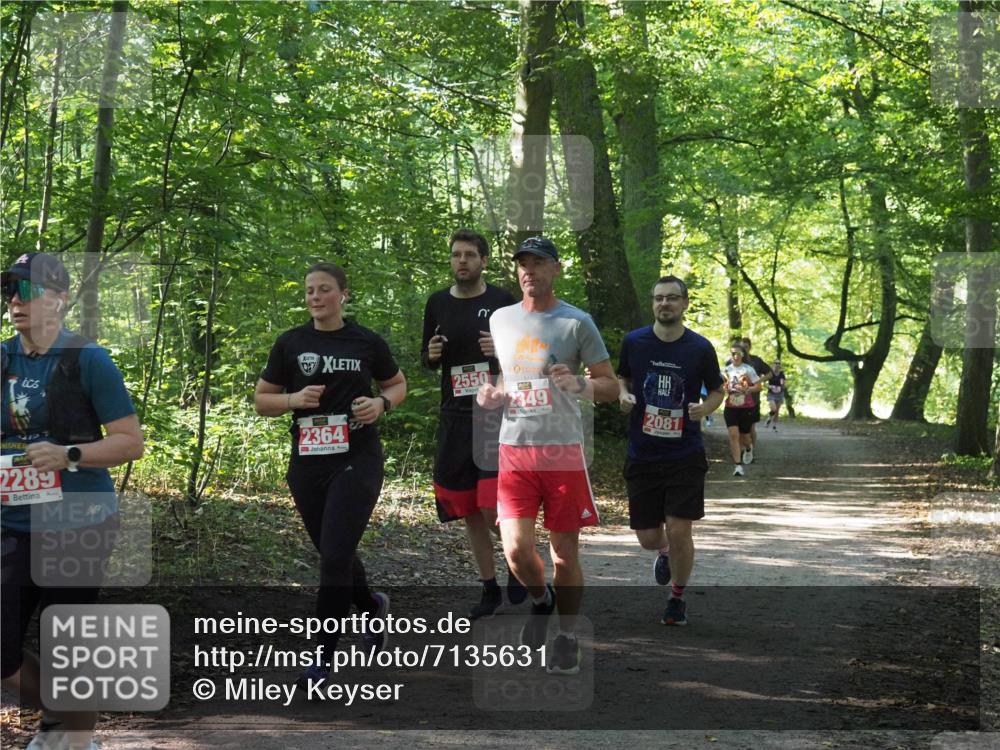 22.09.2024 - 32. Volkslauf durch das schöne Alstertal Miley Keyser http://msf.ph/oto/7135631 22.09.2024 10:46:17 Laufen 2550, 2349, 2081, 2289, 2364 meine-sportfotos.de