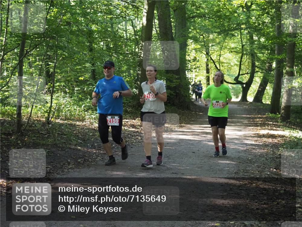22.09.2024 - 32. Volkslauf durch das schöne Alstertal Miley Keyser http://msf.ph/oto/7135649 22.09.2024 10:46:02 Laufen 2159, 2160, 2239 meine-sportfotos.de