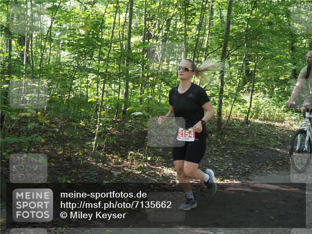 22.09.2024 - 32. Volkslauf durch das schöne Alstertal Miley Keyser http://msf.ph/oto/7135662 22.09.2024 10:45:55 Laufen 2154 meine-sportfotos.de