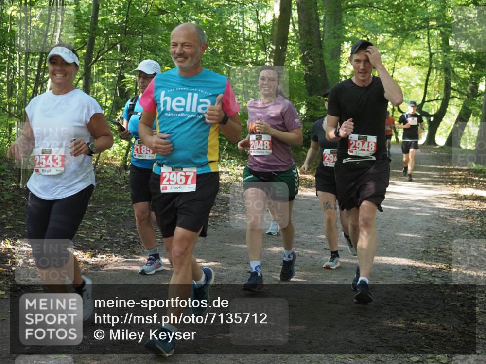 22.09.2024 - 32. Volkslauf durch das schöne Alstertal Miley Keyser http://msf.ph/oto/7135712 22.09.2024 10:45:33 Laufen 2543, 2185, 2967, 2048, 294, 2948 meine-sportfotos.de