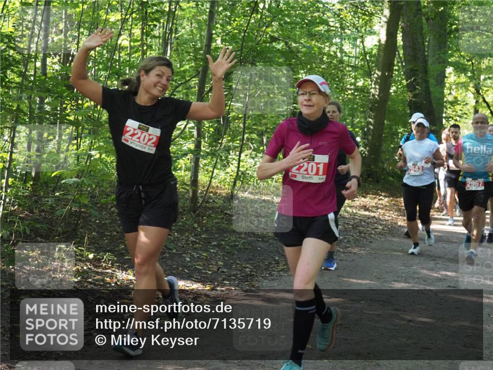 22.09.2024 - 32. Volkslauf durch das schöne Alstertal Miley Keyser http://msf.ph/oto/7135719 22.09.2024 10:45:31 Laufen 2202, 201, 2543, 2967 meine-sportfotos.de