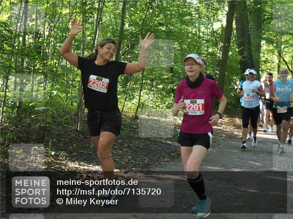 22.09.2024 - 32. Volkslauf durch das schöne Alstertal Miley Keyser http://msf.ph/oto/7135720 22.09.2024 10:45:30 Laufen 2543, 2967, 2202, 2201 meine-sportfotos.de