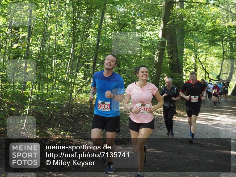 22.09.2024 - 32. Volkslauf durch das schöne Alstertal Miley Keyser http://msf.ph/oto/7135741 22.09.2024 10:45:23 Laufen 2206, 2207, 2027 meine-sportfotos.de