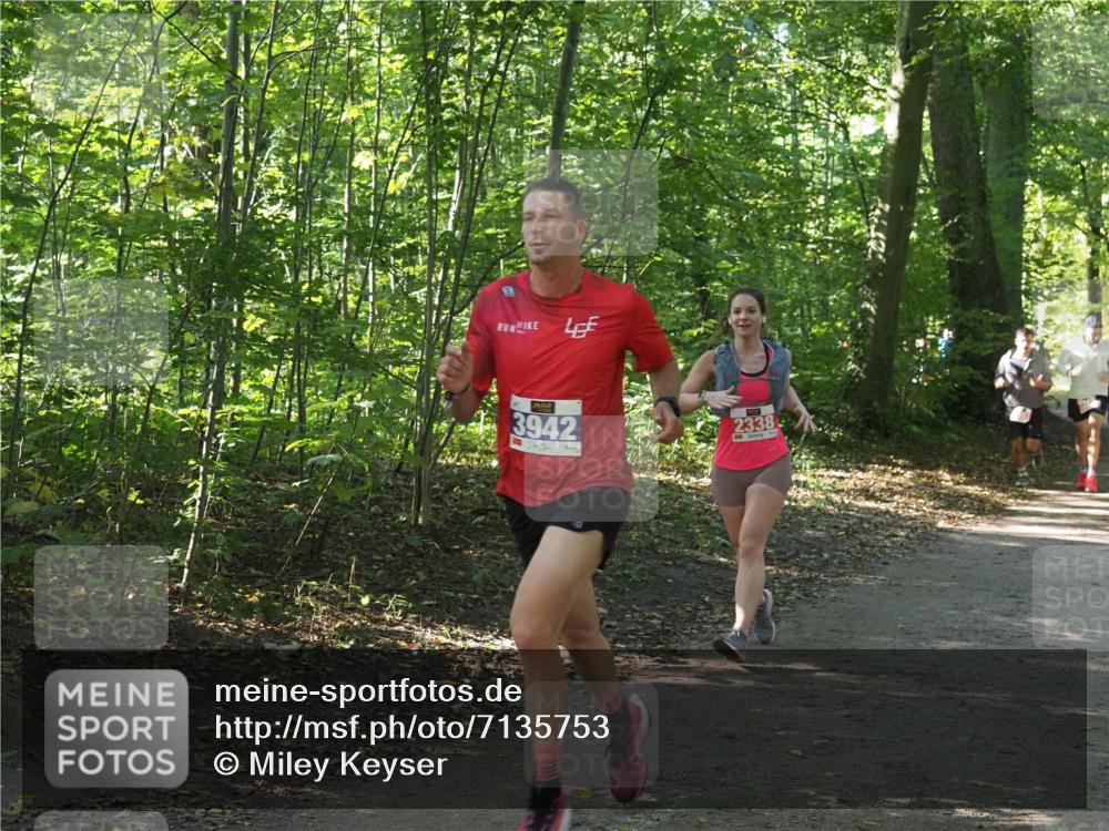 22.09.2024 - 32. Volkslauf durch das schöne Alstertal Miley Keyser http://msf.ph/oto/7135753 22.09.2024 10:45:13 Laufen 3942, 2338 meine-sportfotos.de