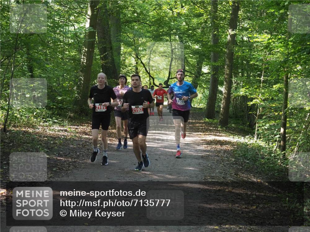22.09.2024 - 32. Volkslauf durch das schöne Alstertal Miley Keyser http://msf.ph/oto/7135777 22.09.2024 10:45:08 Laufen 2191, 2192, 1942, 3302 meine-sportfotos.de