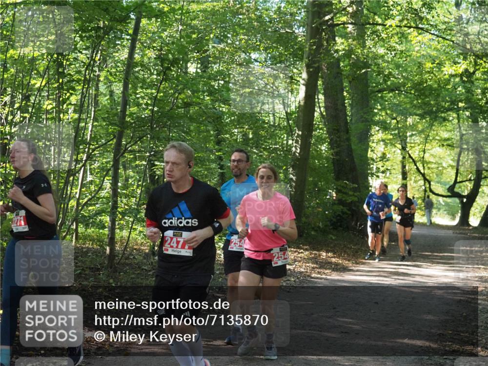 22.09.2024 - 32. Volkslauf durch das schöne Alstertal Miley Keyser http://msf.ph/oto/7135870 22.09.2024 10:44:28 Laufen 247, 254, 254 meine-sportfotos.de