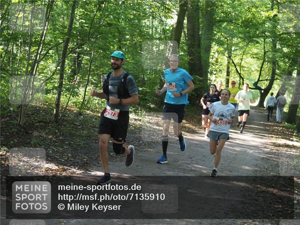 22.09.2024 - 32. Volkslauf durch das schöne Alstertal Miley Keyser http://msf.ph/oto/7135910 22.09.2024 10:44:08 Laufen 2973, 2442, 2435 meine-sportfotos.de