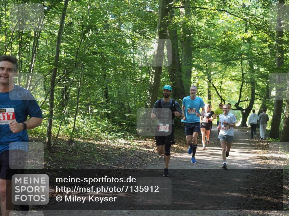 22.09.2024 - 32. Volkslauf durch das schöne Alstertal Miley Keyser http://msf.ph/oto/7135912 22.09.2024 10:44:07 Laufen 417, 2973, 2442, 2435 meine-sportfotos.de