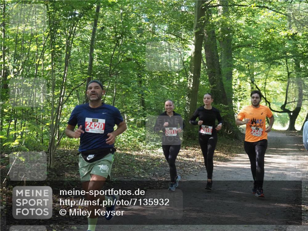 22.09.2024 - 32. Volkslauf durch das schöne Alstertal Miley Keyser http://msf.ph/oto/7135932 22.09.2024 10:43:52 Laufen 2420, 2011, 2010, 2346 meine-sportfotos.de