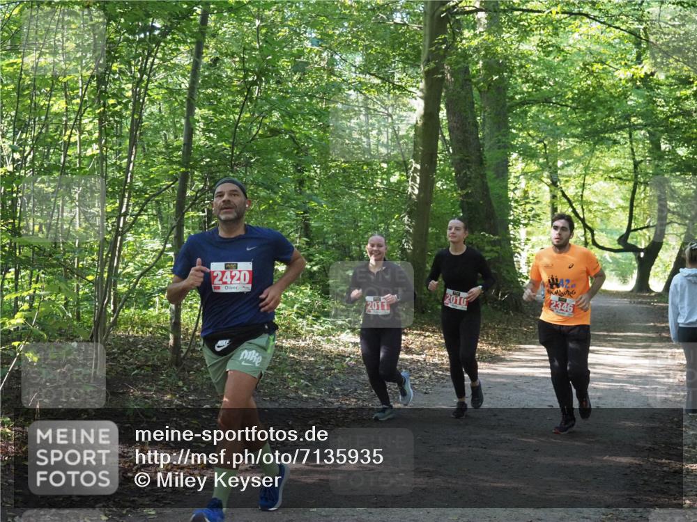 22.09.2024 - 32. Volkslauf durch das schöne Alstertal Miley Keyser http://msf.ph/oto/7135935 22.09.2024 10:43:52 Laufen 2420, 2011, 2010, 2346 meine-sportfotos.de