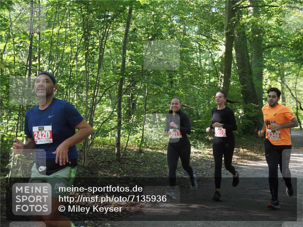 22.09.2024 - 32. Volkslauf durch das schöne Alstertal Miley Keyser http://msf.ph/oto/7135936 22.09.2024 10:43:53 Laufen 2420, 2010, 2346 meine-sportfotos.de