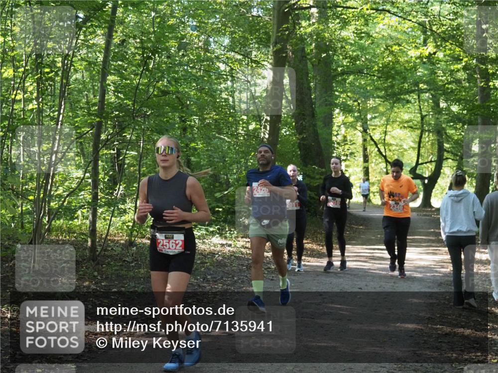 22.09.2024 - 32. Volkslauf durch das schöne Alstertal Miley Keyser http://msf.ph/oto/7135941 22.09.2024 10:43:51 Laufen 2562, 2420, 2011, 2346 meine-sportfotos.de