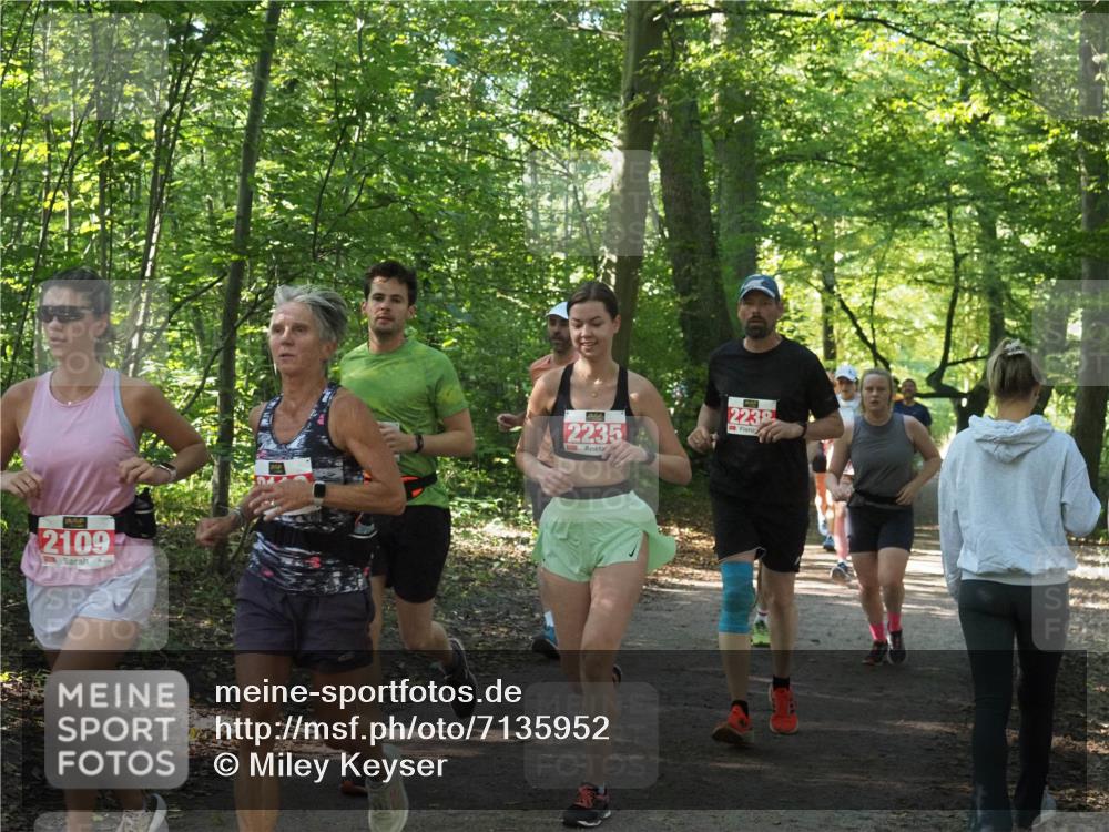 22.09.2024 - 32. Volkslauf durch das schöne Alstertal Miley Keyser http://msf.ph/oto/7135952 22.09.2024 10:43:46 Laufen 2109, 2235, 2238 meine-sportfotos.de