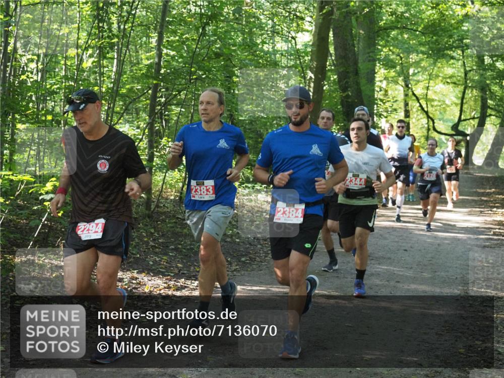22.09.2024 - 32. Volkslauf durch das schöne Alstertal Miley Keyser http://msf.ph/oto/7136070 22.09.2024 10:42:43 Laufen 2294, 2383, 2384, 2344 meine-sportfotos.de